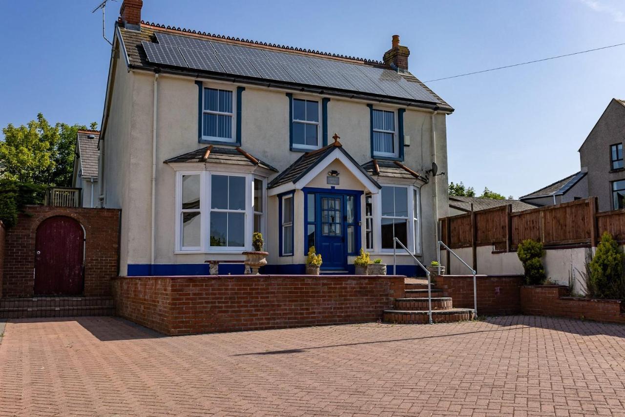 5 Bedroom With Indoor Pool Hébergement de vacances Tenby