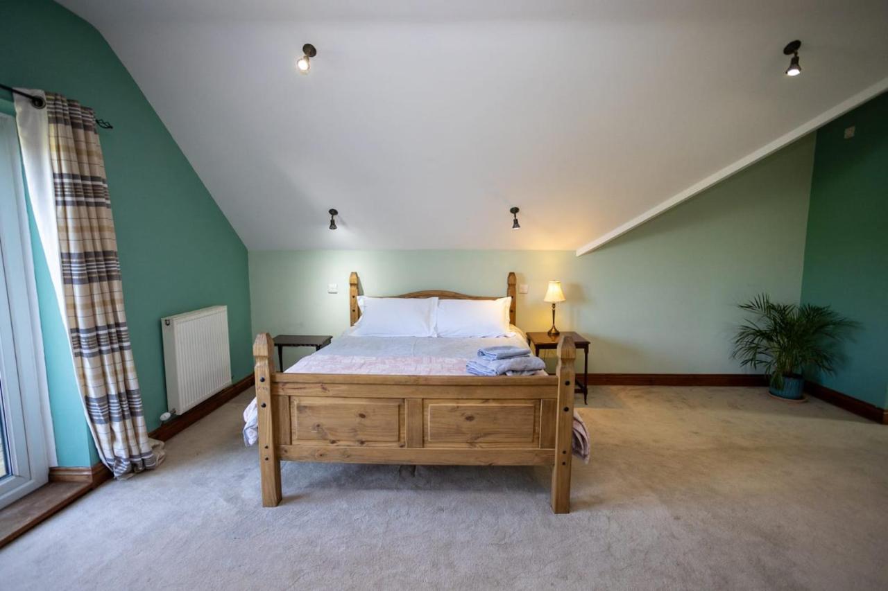 5 Bedroom With Indoor Pool Hébergement de vacances Tenby